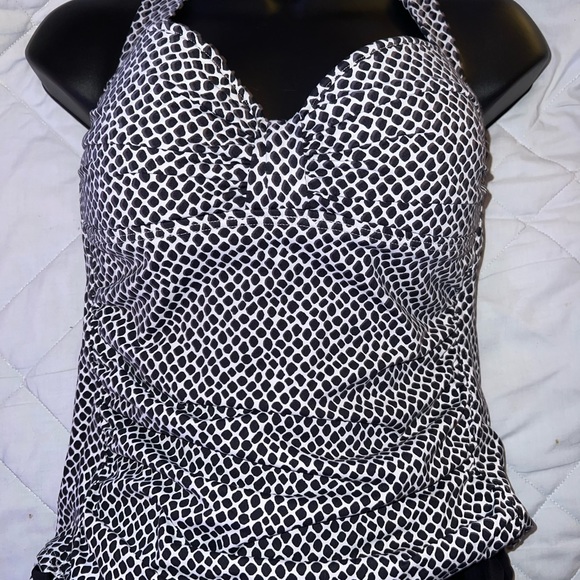 Tommy Bahama Halter Tankini And Swim Skirt Set - Picture 5 of 16